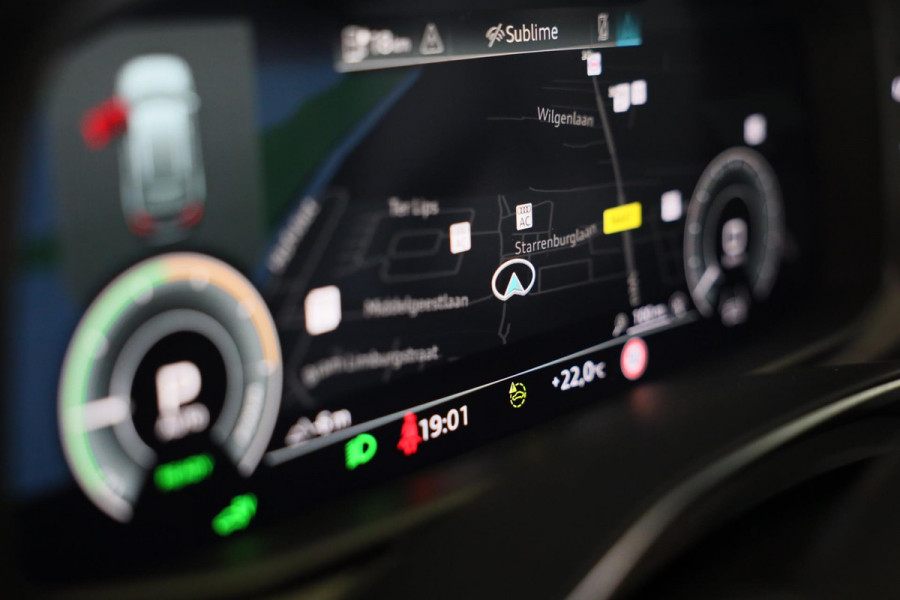 Audi A6 Avant 55 TFSI e Quattro S6 Look / Head Up / Memory / Leder / Elek Stoelen / Acc / F1 / Lane Assist / Open Pano / Pdc / 20