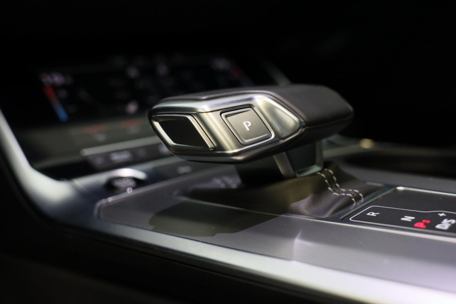 Audi A6 Avant 55 TFSI e Quattro S6 Look / Head Up / Memory / Leder / Elek Stoelen / Acc / F1 / Lane Assist / Open Pano / Pdc / 20