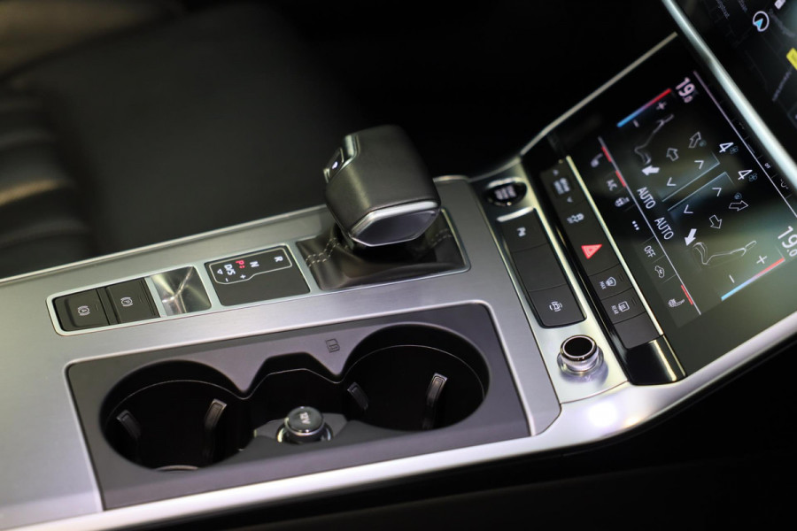 Audi A6 Avant 55 TFSI e Quattro S6 Look / Head Up / Memory / Leder / Elek Stoelen / Acc / F1 / Lane Assist / Open Pano / Pdc / 20