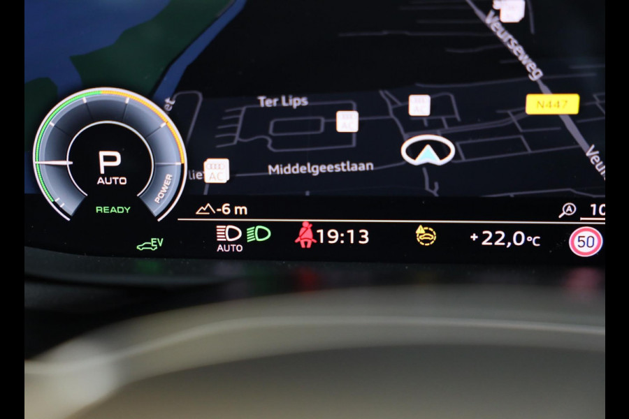 Audi A6 Avant 55 TFSI e Quattro S6 Look / Head Up / Memory / Leder / Elek Stoelen / Acc / F1 / Lane Assist / Open Pano / Pdc / 20
