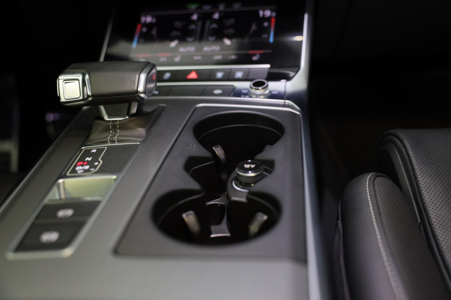 Audi A6 Avant 55 TFSI e Quattro S6 Look / Head Up / Memory / Leder / Elek Stoelen / Acc / F1 / Lane Assist / Open Pano / Pdc / 20