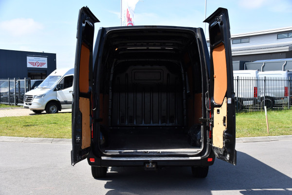 Renault Master T35 2.3 dCi L2H2 Black Edition Cruise, NAVI, Sensoren, Multimedia, Clima, Trekhaak, Airco, 145PK, Uniek!