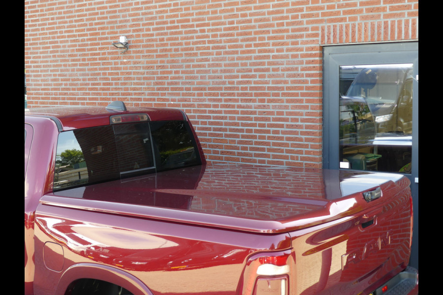 Dodge Ram 1500 5.7 V8 LARAMIE 4x4 Luchtvering/panoramadak/Trekhaak