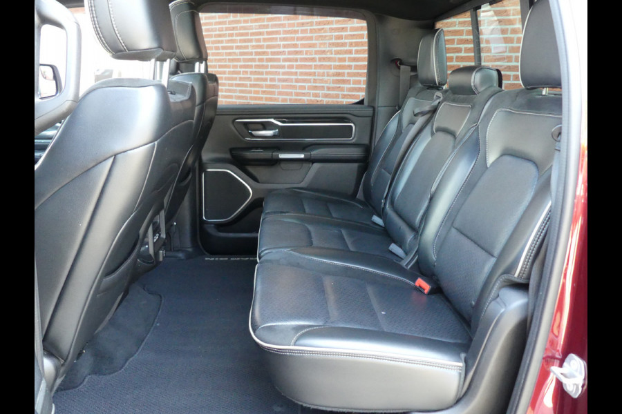 Dodge Ram 1500 5.7 V8 LARAMIE 4x4 Luchtvering/panoramadak/Trekhaak