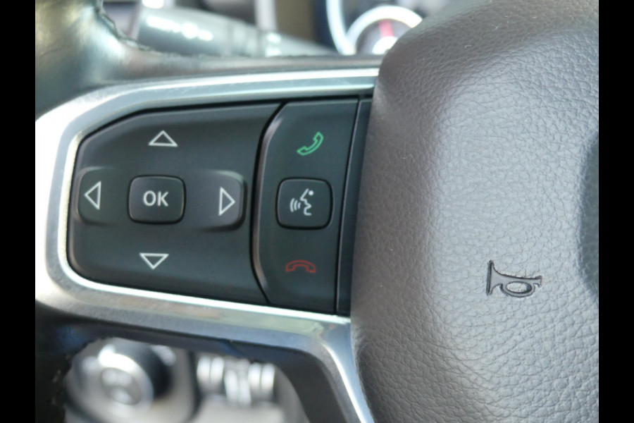 Dodge Ram 1500 5.7 V8 LARAMIE 4x4 Luchtvering/panoramadak/Trekhaak