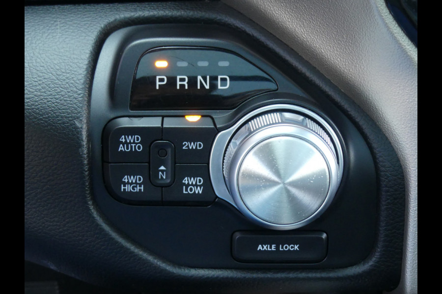 Dodge Ram 1500 5.7 V8 LARAMIE 4x4 Luchtvering/panoramadak/Trekhaak