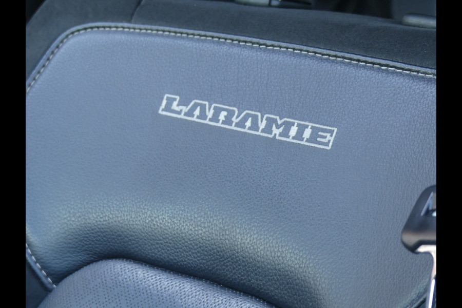 Dodge Ram 1500 5.7 V8 LARAMIE 4x4 Luchtvering/panoramadak/Trekhaak