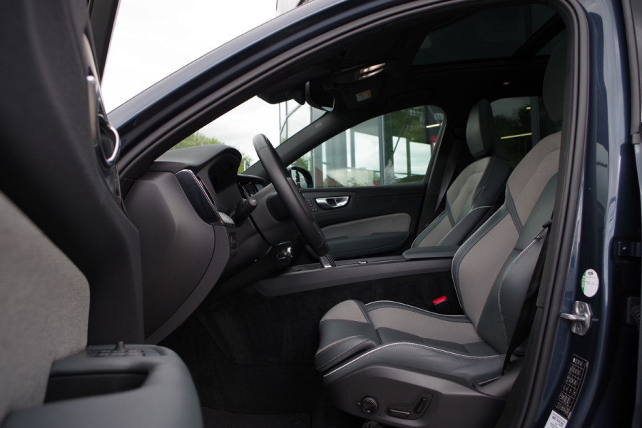 Volvo XC60 2.0 350 PK T6 Plug-in Hybrid AWD Plus Dark Long Range, Panoramadak, Trekhaak, Harman/Kardon, 360 Camera
