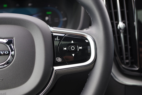 Volvo XC60 2.0 350 PK T6 Plug-in Hybrid AWD Plus Dark Long Range, Panoramadak, Trekhaak, Harman/Kardon, 360 Camera