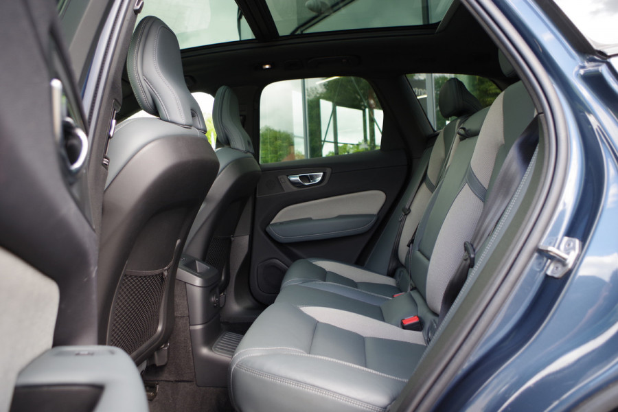 Volvo XC60 2.0 350 PK T6 Plug-in Hybrid AWD Plus Dark Long Range, Panoramadak, Trekhaak, Harman/Kardon, 360 Camera