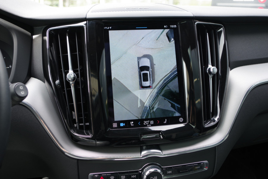 Volvo XC60 2.0 350 PK T6 Plug-in Hybrid AWD Plus Dark Long Range, Panoramadak, Trekhaak, Harman/Kardon, 360 Camera