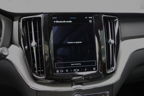 Volvo XC60 2.0 350 PK T6 Plug-in Hybrid AWD Plus Dark Long Range, Panoramadak, Trekhaak, Harman/Kardon, 360 Camera