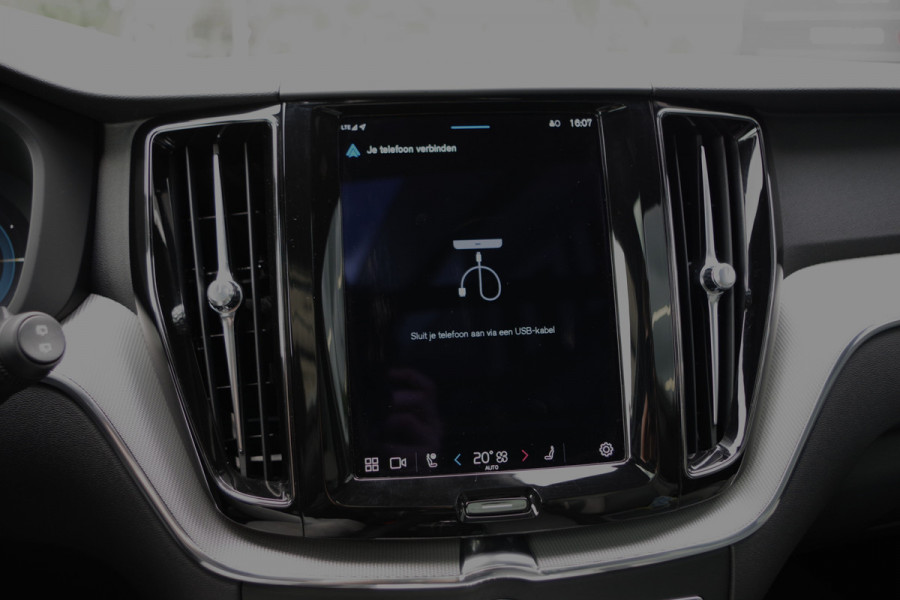 Volvo XC60 2.0 350 PK T6 Plug-in Hybrid AWD Plus Dark Long Range, Panoramadak, Trekhaak, Harman/Kardon, 360 Camera