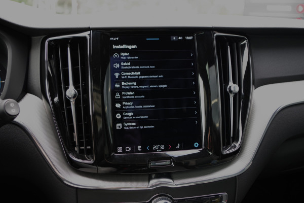 Volvo XC60 2.0 350 PK T6 Plug-in Hybrid AWD Plus Dark Long Range, Panoramadak, Trekhaak, Harman/Kardon, 360 Camera