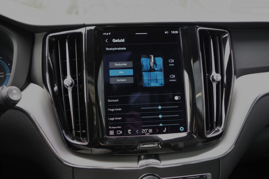 Volvo XC60 2.0 350 PK T6 Plug-in Hybrid AWD Plus Dark Long Range, Panoramadak, Trekhaak, Harman/Kardon, 360 Camera