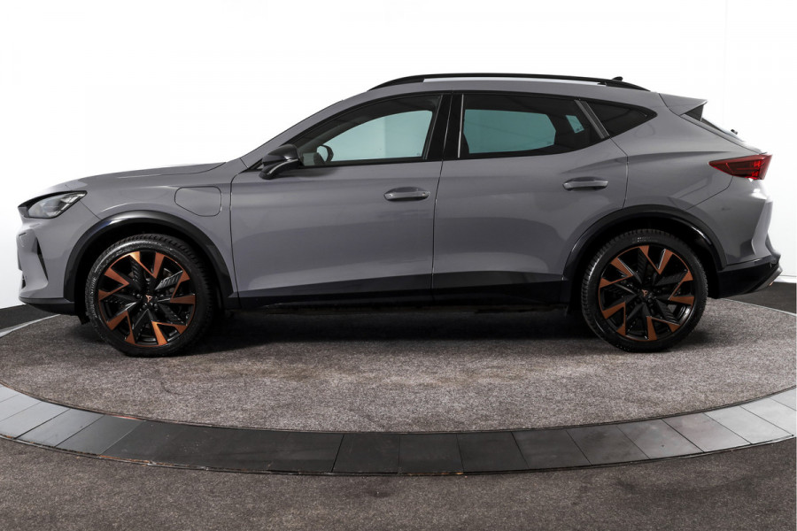 CUPRA Formentor 1.5 TSI 272 PK e-Hybrid VZ Performance - Automaat | Dig. Cockpit | Adapt. Cruise | Stoel-+Stuurverw. | Elek. stoel met geheugen | PDC | Camera | NAV + App. Connect | ECC | LM 19" Sandstorm Copper |