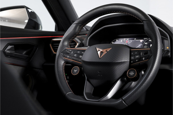 CUPRA Formentor 1.5 TSI 272 PK e-Hybrid VZ Performance - Automaat | Dig. Cockpit | Adapt. Cruise | Stoel-+Stuurverw. | Elek. stoel met geheugen | PDC | Camera | NAV + App. Connect | ECC | LM 19" Sandstorm Copper |