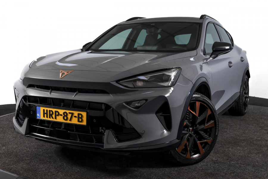 CUPRA Formentor 1.5 TSI 272 PK e-Hybrid VZ Performance - Automaat | Dig. Cockpit | Adapt. Cruise | Stoel-+Stuurverw. | Elek. stoel met geheugen | PDC | Camera | NAV + App. Connect | ECC | LM 19" Sandstorm Copper |