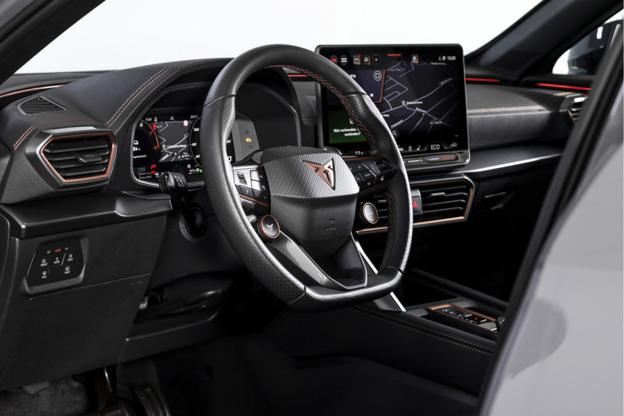 CUPRA Formentor 1.5 TSI 272 PK e-Hybrid VZ Performance - Automaat | Dig. Cockpit | Adapt. Cruise | Stoel-+Stuurverw. | Elek. stoel met geheugen | PDC | Camera | NAV + App. Connect | ECC | LM 19" Sandstorm Copper |