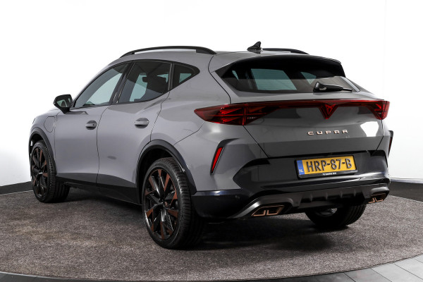CUPRA Formentor 1.5 TSI 272 PK e-Hybrid VZ Performance - Automaat | Dig. Cockpit | Adapt. Cruise | Stoel-+Stuurverw. | Elek. stoel met geheugen | PDC | Camera | NAV + App. Connect | ECC | LM 19" Sandstorm Copper |