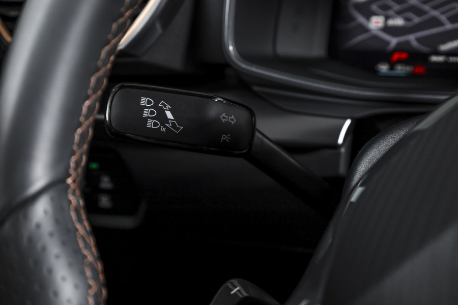 CUPRA Formentor 1.5 TSI 272 PK e-Hybrid VZ Performance - Automaat | Dig. Cockpit | Adapt. Cruise | Stoel-+Stuurverw. | Elek. stoel met geheugen | PDC | Camera | NAV + App. Connect | ECC | LM 19" Sandstorm Copper |