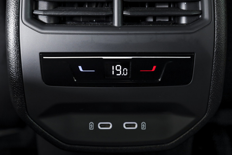 CUPRA Formentor 1.5 TSI 272 PK e-Hybrid VZ Performance - Automaat | Dig. Cockpit | Adapt. Cruise | Stoel-+Stuurverw. | Elek. stoel met geheugen | PDC | Camera | NAV + App. Connect | ECC | LM 19" Sandstorm Copper |