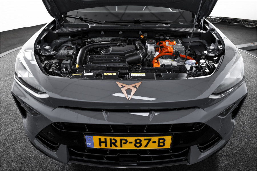 CUPRA Formentor 1.5 TSI 272 PK e-Hybrid VZ Performance - Automaat | Dig. Cockpit | Adapt. Cruise | Stoel-+Stuurverw. | Elek. stoel met geheugen | PDC | Camera | NAV + App. Connect | ECC | LM 19" Sandstorm Copper |