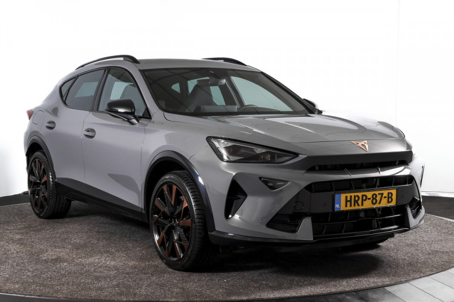 CUPRA Formentor 1.5 TSI 272 PK e-Hybrid VZ Performance - Automaat | Dig. Cockpit | Adapt. Cruise | Stoel-+Stuurverw. | Elek. stoel met geheugen | PDC | Camera | NAV + App. Connect | ECC | LM 19" Sandstorm Copper |