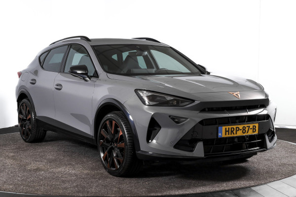 CUPRA Formentor 1.5 TSI 272 PK e-Hybrid VZ Performance - Automaat | Dig. Cockpit | Adapt. Cruise | Stoel-+Stuurverw. | Elek. stoel met geheugen | PDC | Camera | NAV + App. Connect | ECC | LM 19" Sandstorm Copper |