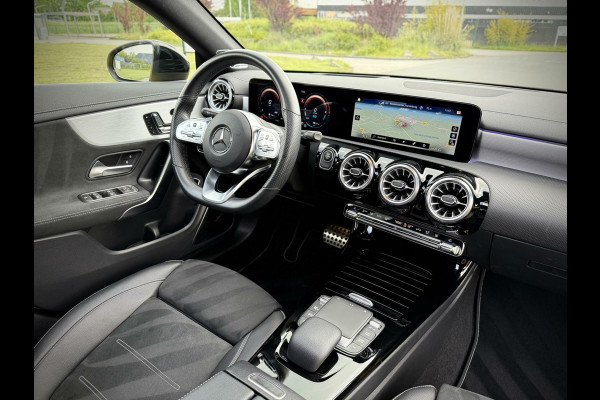 Mercedes-Benz CLA-Klasse 250 e AMG CLA250e Coupe Panoramadak|Burmester®|Camera 360°|Sfeerverlichting|Head-up|Multibeam LED|Night pakket