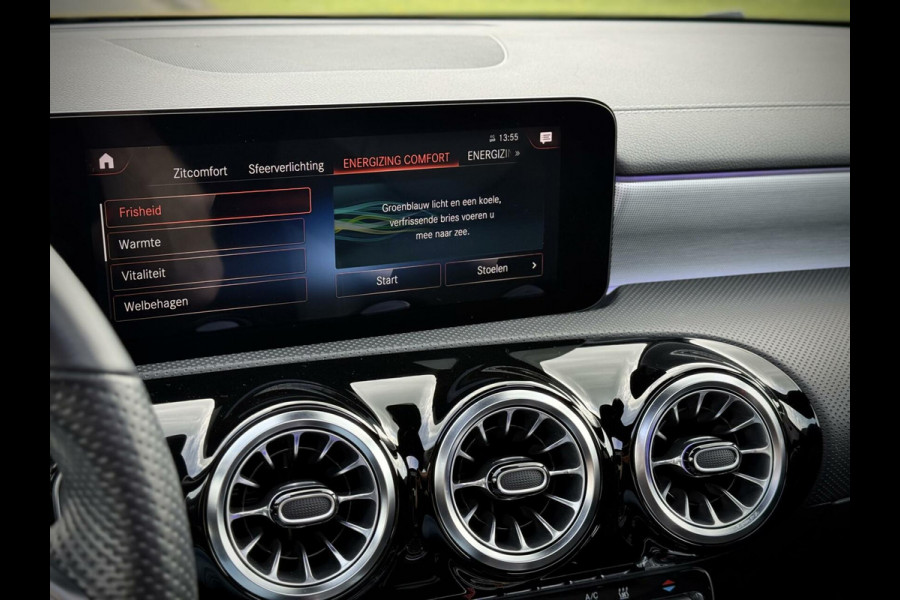 Mercedes-Benz CLA-Klasse 250 e AMG CLA250e Coupe Panoramadak|Burmester®|Camera 360°|Sfeerverlichting|Head-up|Multibeam LED|Night pakket
