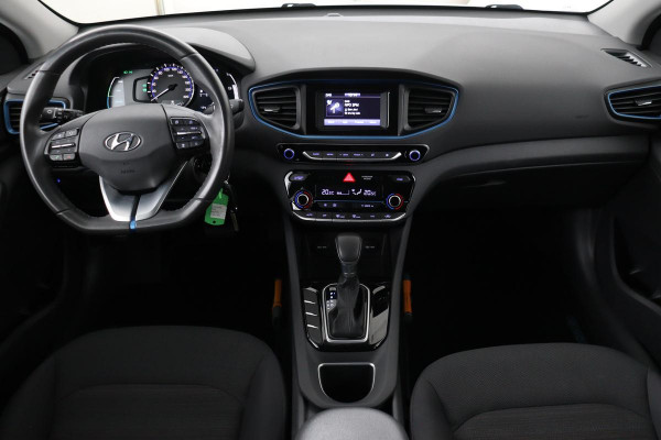 Hyundai IONIQ 1.6 GDi i-Motion | Adaptive cruise | Camera | Climate control | PDC | Bluetooth | DAB | LED