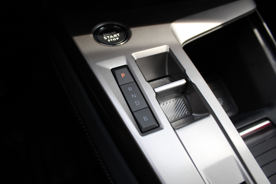 Peugeot 308 1.6 HYbrid 180 Allure Pack Business | BLIS | Adaptieve cruise | Navigatie | Led | Stoelverwarming