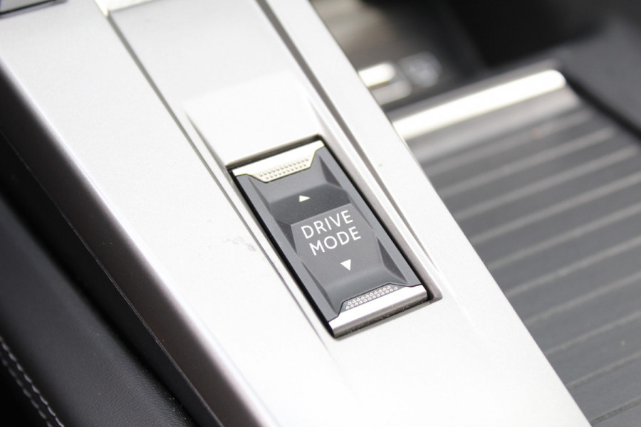Peugeot 308 1.6 HYbrid 180 Allure Pack Business | BLIS | Adaptieve cruise | Navigatie | Led | Stoelverwarming
