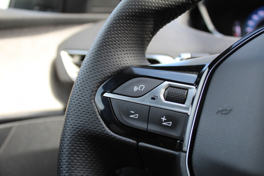 Peugeot 3008 1.6 HYbrid 225 GT | Panoramadak | Adaptieve Cruise | BLIS | Led | Navigatie