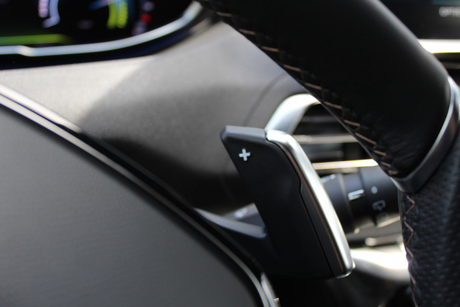 Peugeot 3008 1.6 HYbrid 225 GT | Panoramadak | Adaptieve Cruise | BLIS | Led | Navigatie