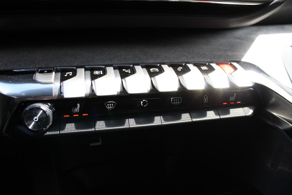 Peugeot 3008 1.6 HYbrid 225 GT | Panoramadak | Adaptieve Cruise | BLIS | Led | Navigatie