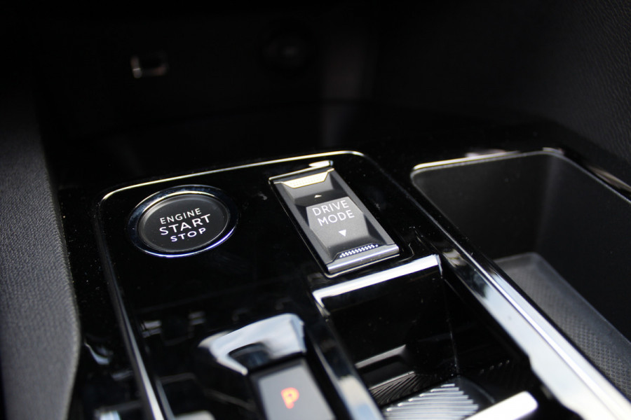 Peugeot 3008 1.6 HYbrid 225 GT | Panoramadak | Adaptieve Cruise | BLIS | Led | Navigatie