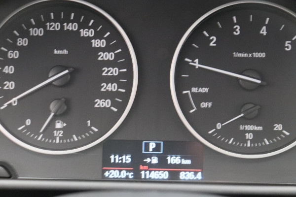 BMW 1-serie 118i High Executive * Trekhaak * Panoramadak Leder Stoelverwarming