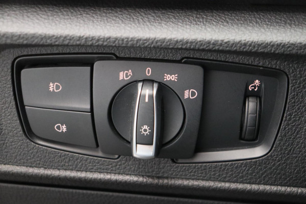 BMW 1-serie 118i High Executive * Trekhaak * Panoramadak Leder Stoelverwarming