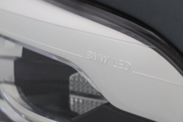 BMW 1-serie 118i High Executive * Trekhaak * Panoramadak Leder Stoelverwarming