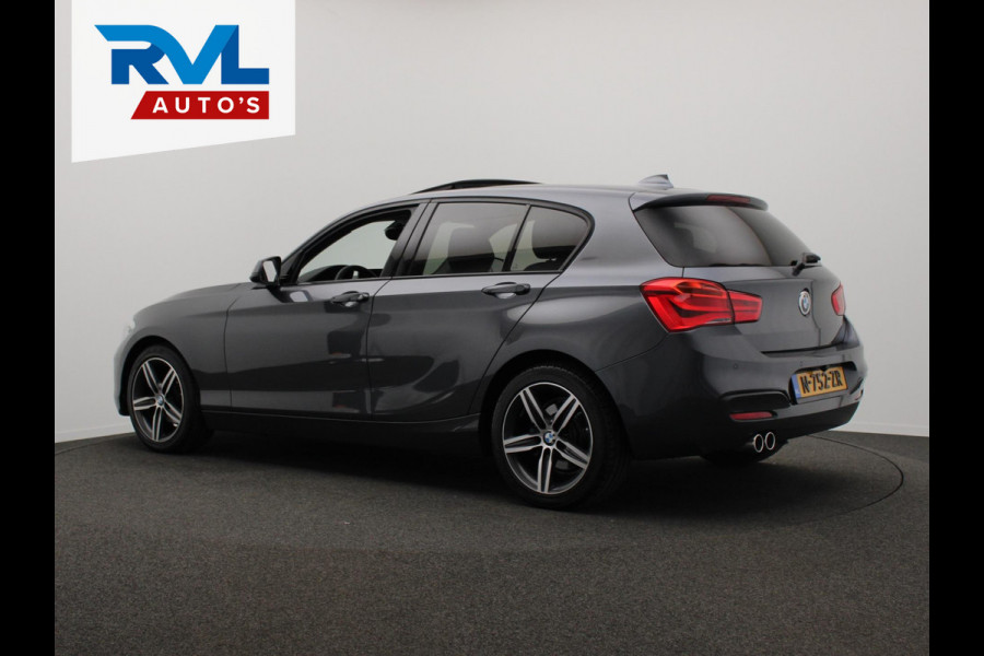 BMW 1-serie 118i High Executive * Trekhaak * Panoramadak Leder Stoelverwarming