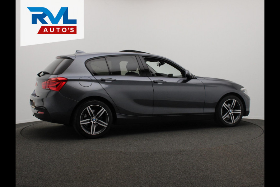 BMW 1-serie 118i High Executive * Trekhaak * Panoramadak Leder Stoelverwarming