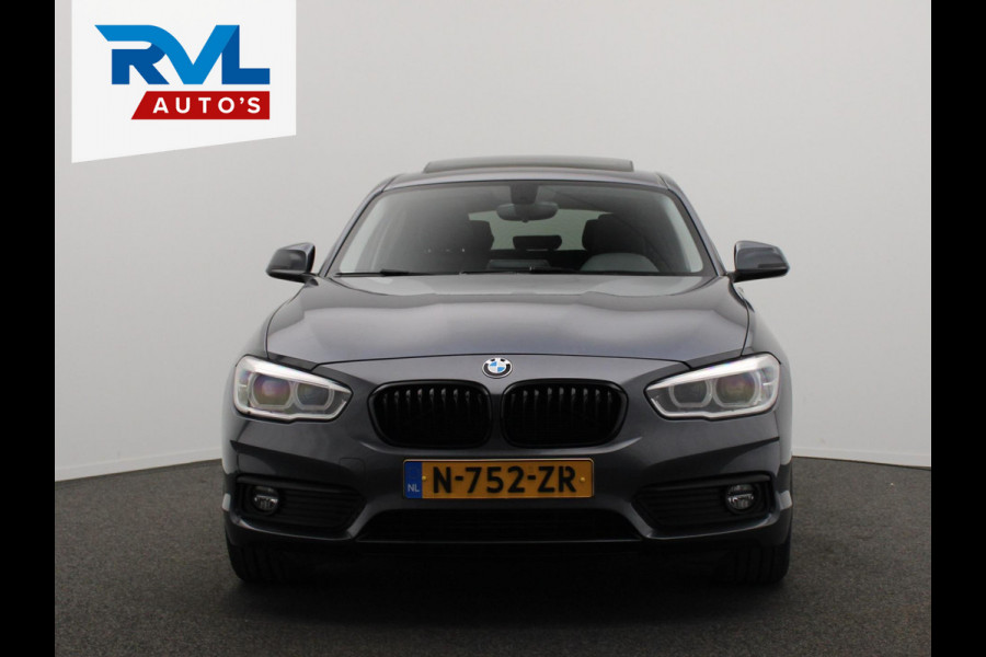 BMW 1-serie 118i High Executive * Trekhaak * Panoramadak Leder Stoelverwarming