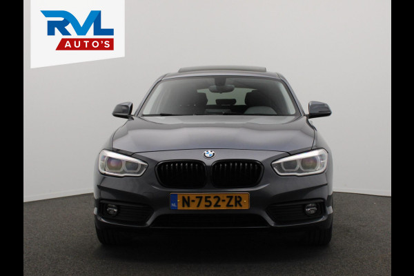 BMW 1-serie 118i High Executive * Trekhaak * Panoramadak Leder Stoelverwarming