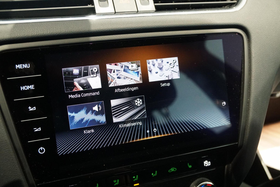 Škoda Octavia Combi 1.5 TSI Greentech Business Edition Plus AUT. + VIRTUAL COCKPIT / TREKHAAK /