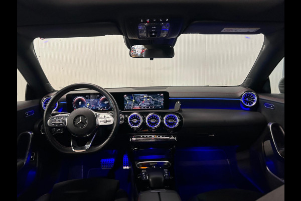 Mercedes-Benz CLA-Klasse 180 AMG Line | PANO | AMBIANCE | LED