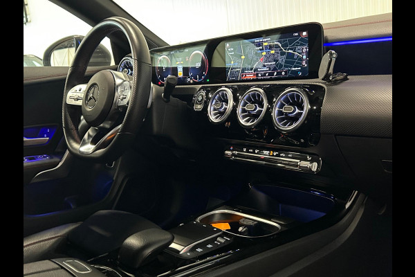 Mercedes-Benz CLA-Klasse 180 AMG Line | PANO | AMBIANCE | LED