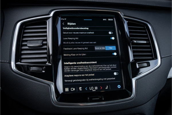 Volvo XC90 2.0 T8 Recharge AWD Ultimate Dark 7p. - Panorama | H&K | Memory | Elek. Trekhaak | 360 Camera