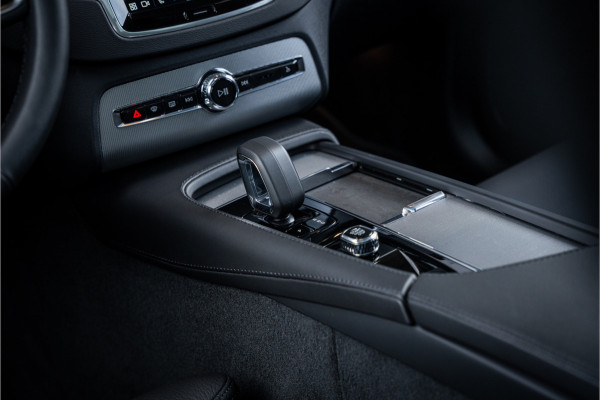 Volvo XC90 2.0 T8 Recharge AWD Ultimate Dark 7p. - Panorama | H&K | Memory | Elek. Trekhaak | 360 Camera